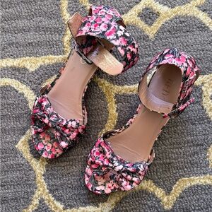 Floral low wedge sandal